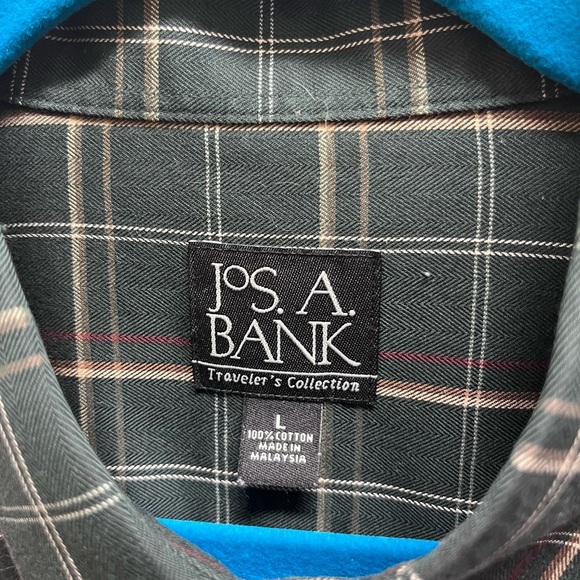 Jos A Bank men’s dark green plaid button down. Travelers collection size L - Picture 4 of 8